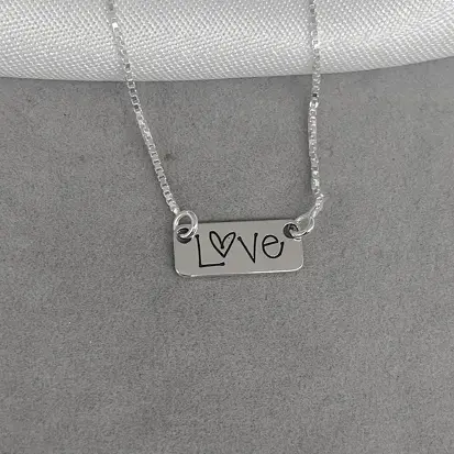 CHOKER PLAQUINHA LOVE